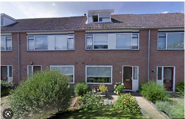 Brederolaan 4, 2371 HC Roelofarendsveen, Nederland