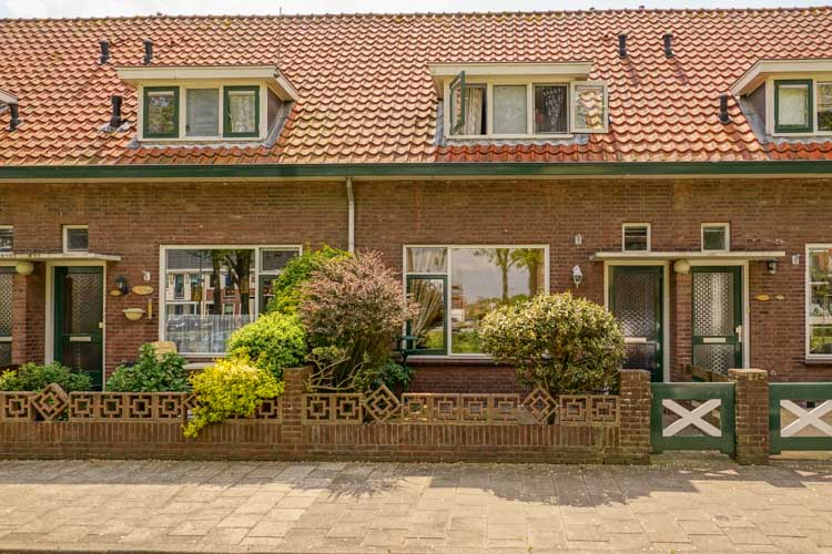 Admiraal de Ruijterlaan 13