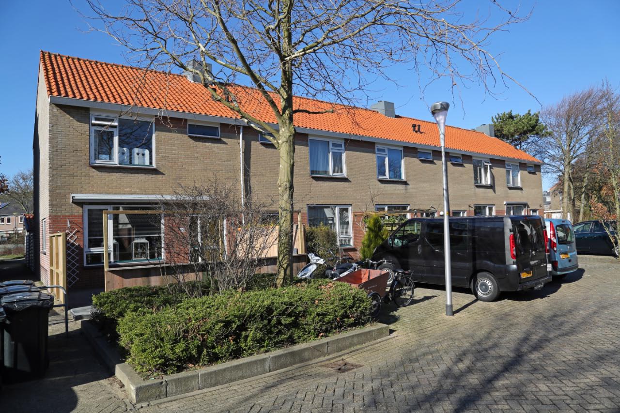 private-rentals for rent on Derk Bolhuisstraat 37