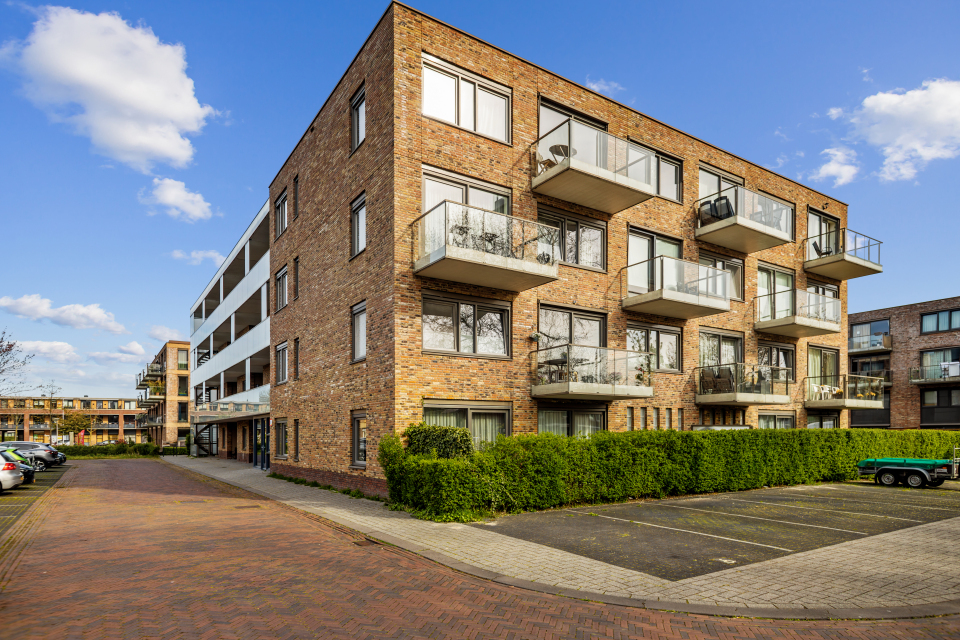 Professor Eykmanhof 23