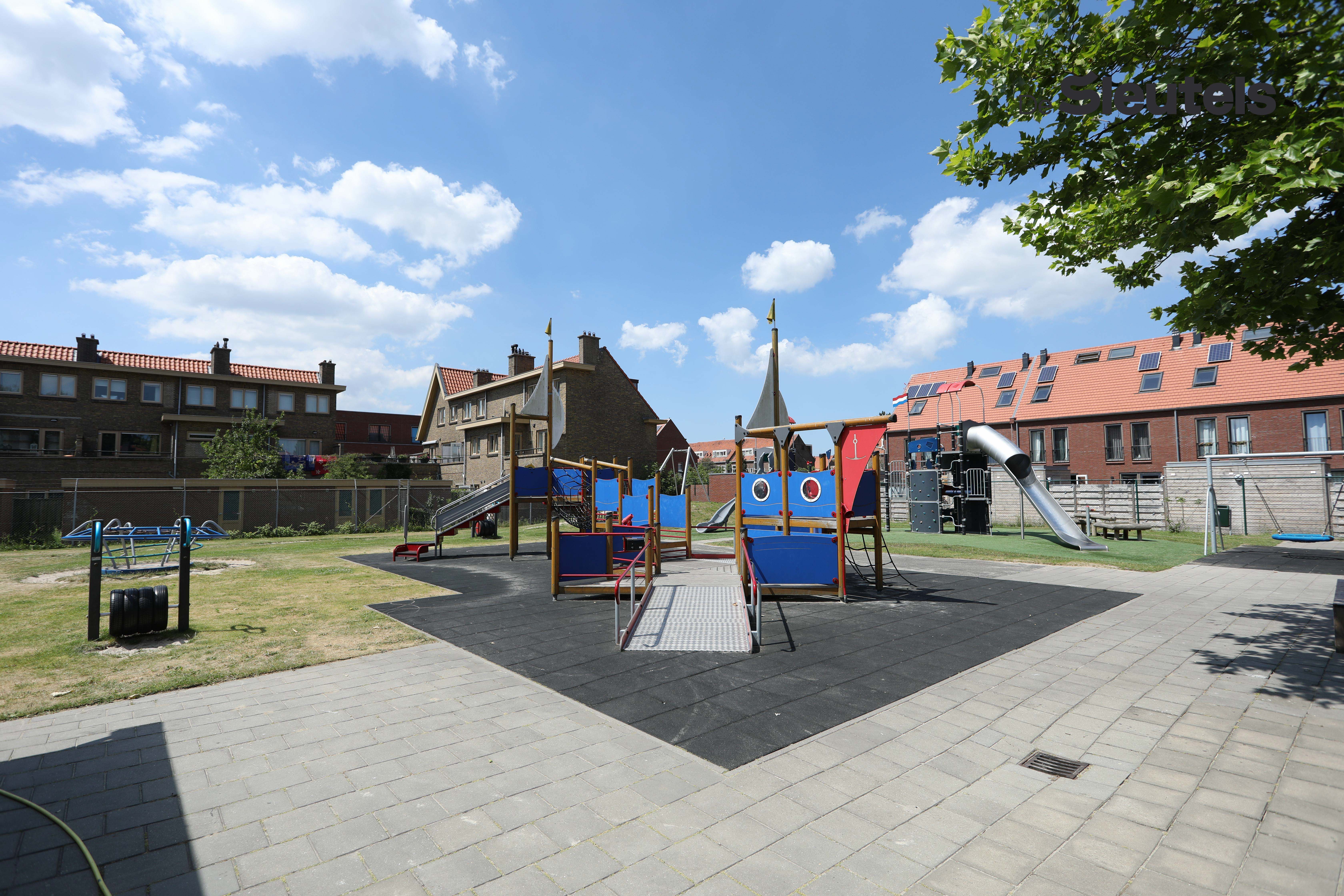 Drie Octoberstraat 38