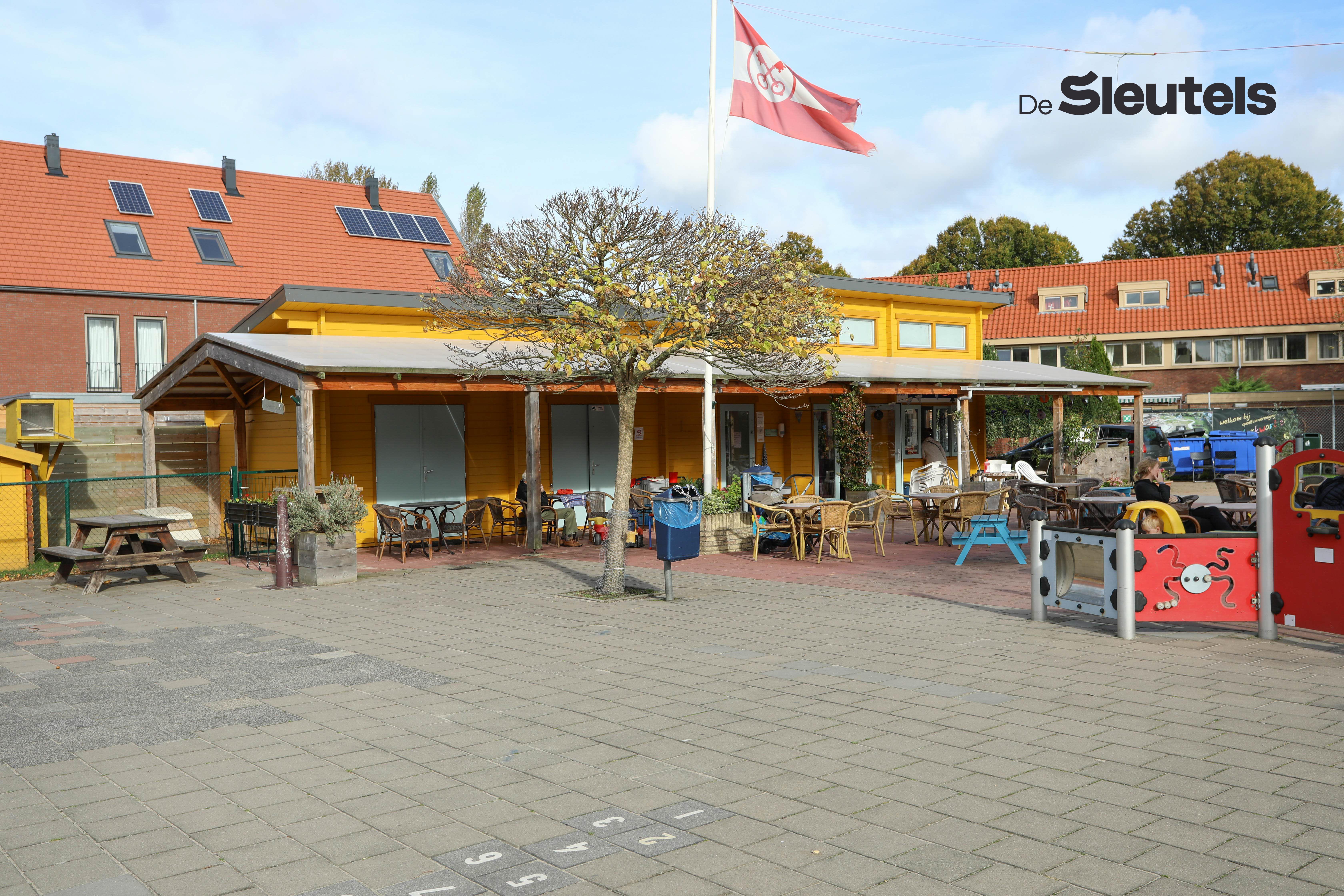 Drie Octoberstraat 38