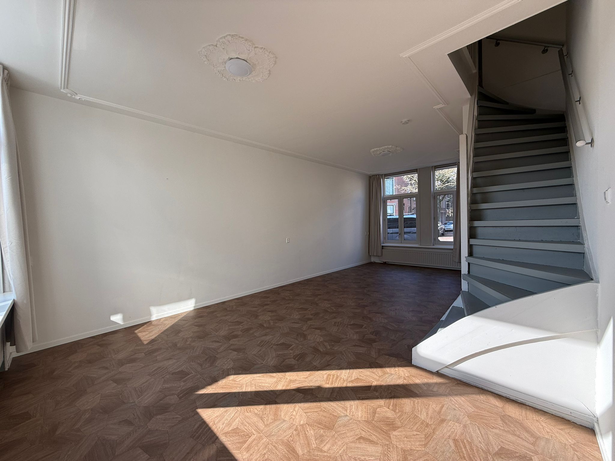 Drie Octoberstraat 38