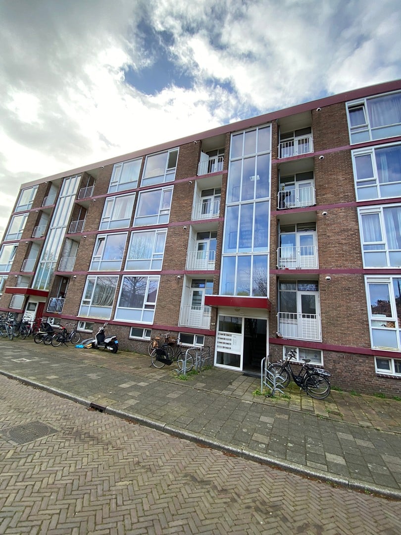 Walraven van Hallstraat 16